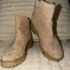 Beige Suede Platform Ankle Boots Chunky Lug Sole Women’s Size 10